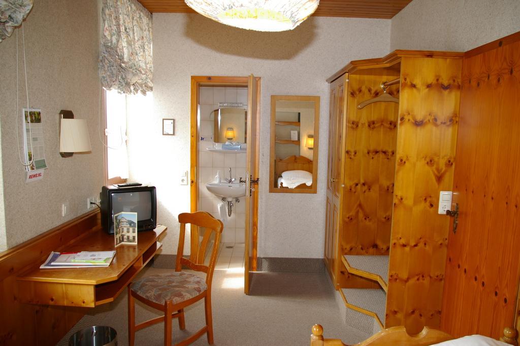 Hotel Alter Posthof Spay Exterior photo
