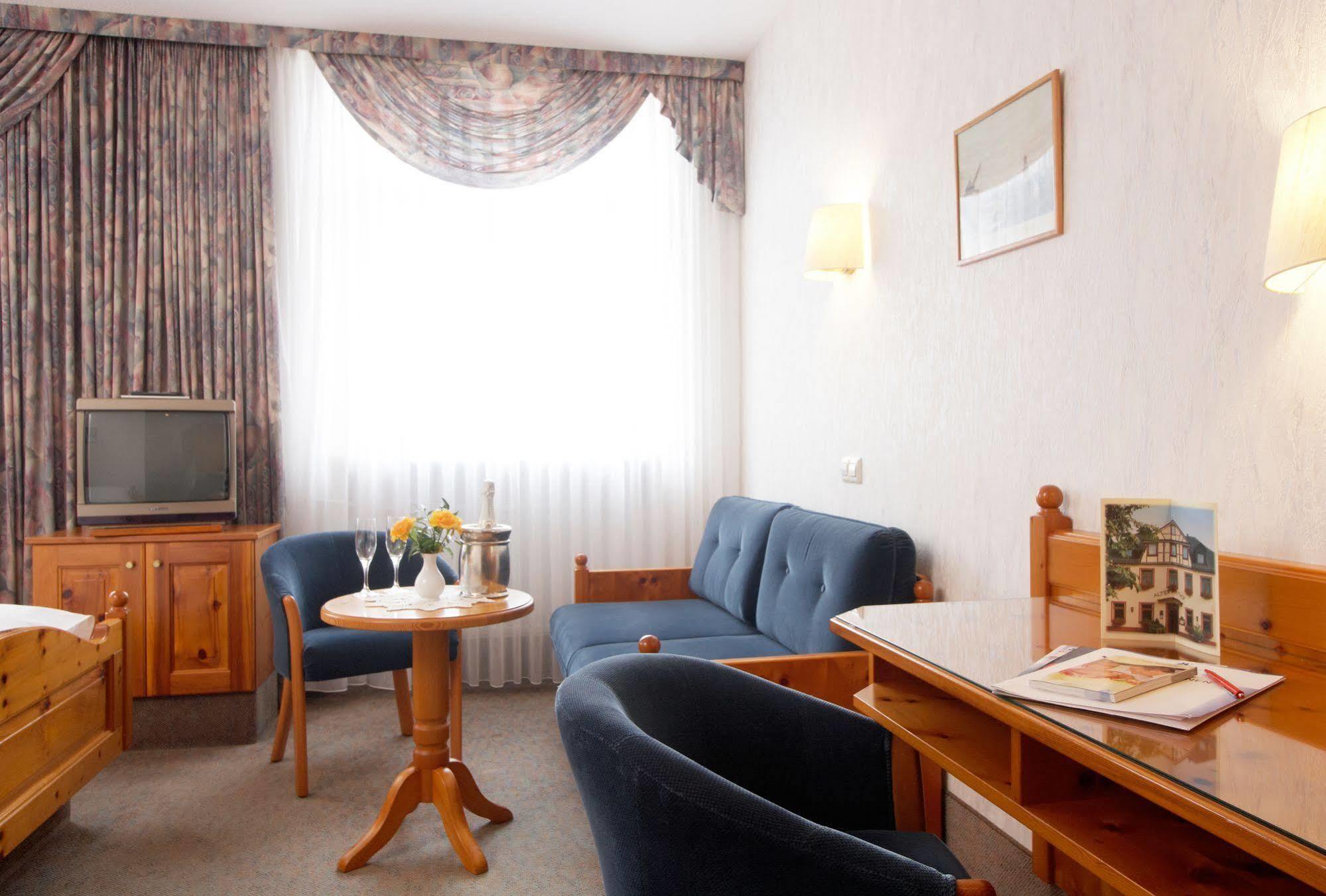Hotel Alter Posthof Spay Exterior photo