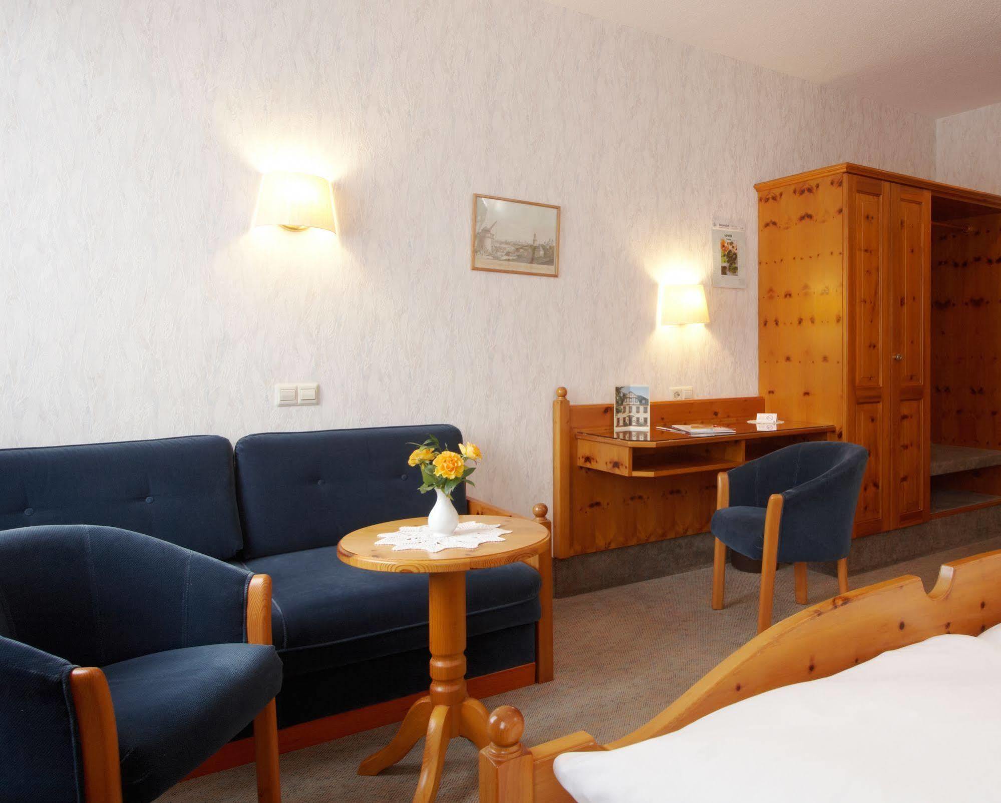 Hotel Alter Posthof Spay Exterior photo